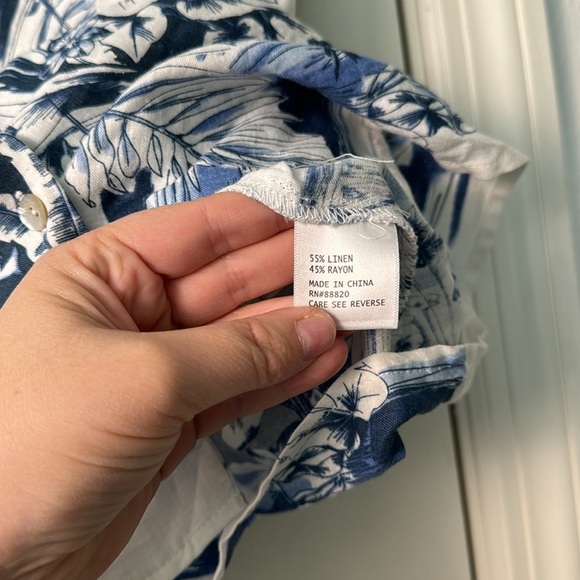 Women's Blue and White Linen Blend Resortwear Button Down Shirt Size Large - Picture 5 of 6